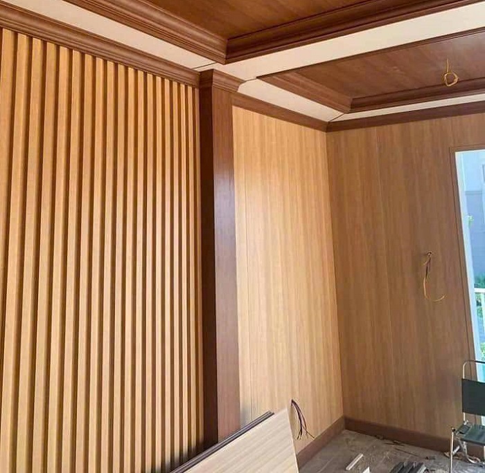 Kết hợp lam sóng nhựa giả gỗ và tấm ốp nano vân gỗ 